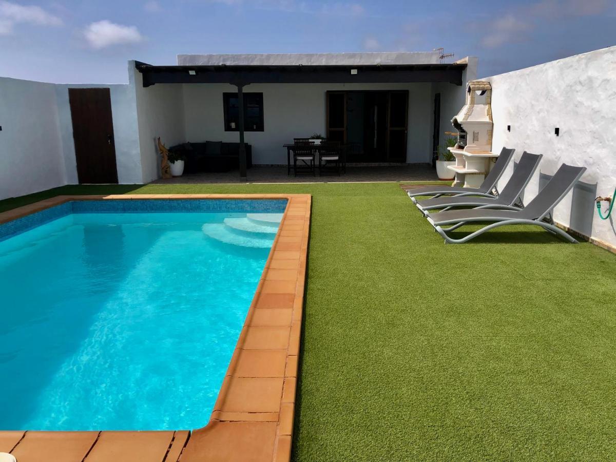 Villa Miriam ตินาโค ภายนอก รูปภาพ