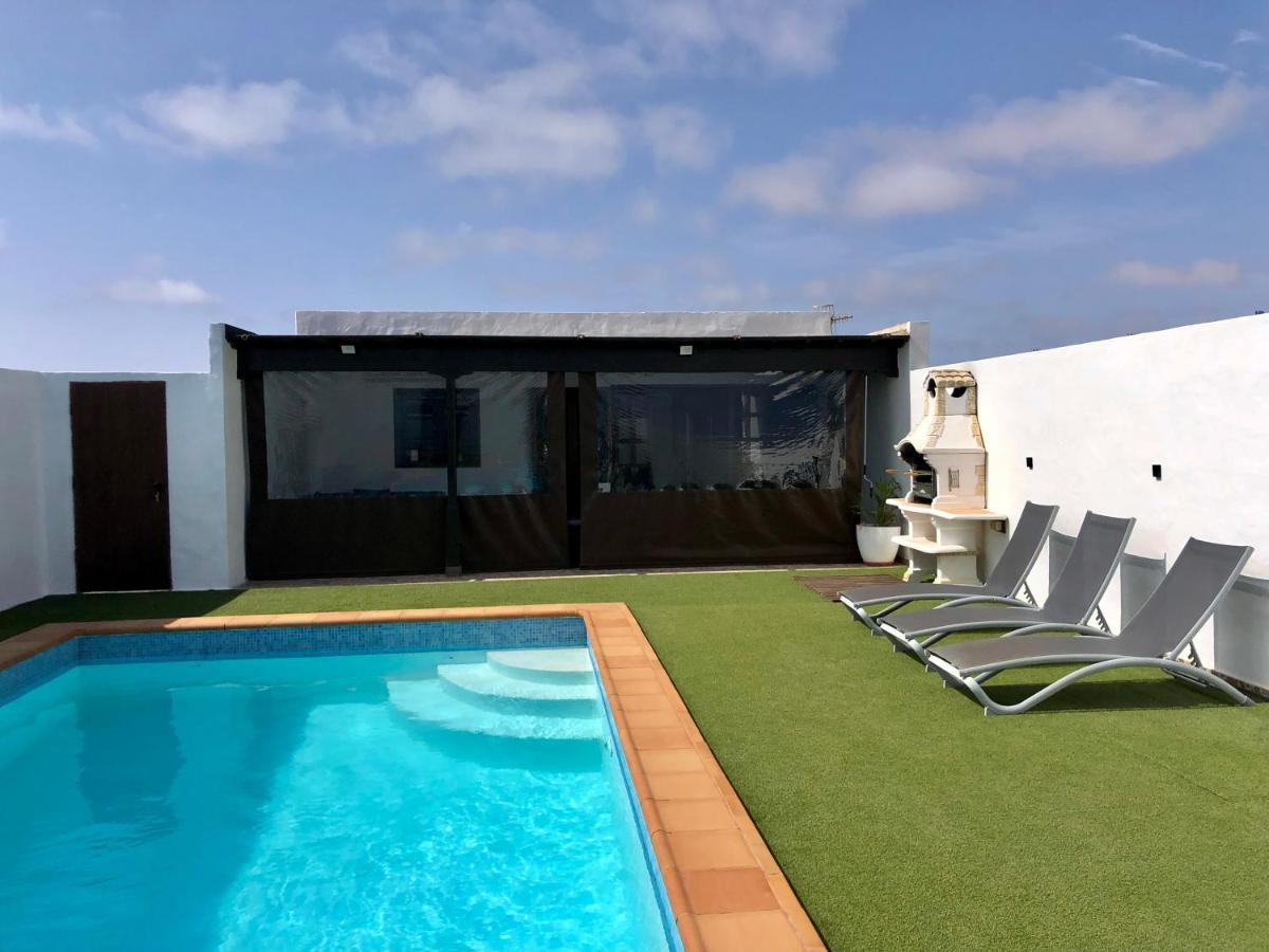 Villa Miriam ตินาโค ภายนอก รูปภาพ